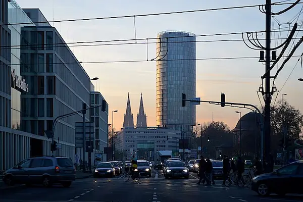 Stadt Köln in Nordrhein-Westflen / NRW - Blick von Opladener Str. auf Kölner Dom und Dreieck 