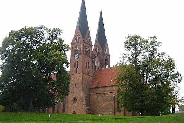 Stadt Neuruppin - Abbildung einer alten Kirche